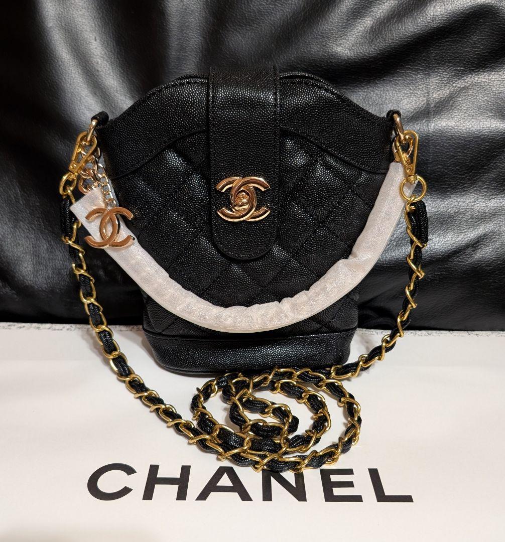 CHANEL ブラックキルティング チェーンショルダーバッグ ノベルティ 未使用 CHANEL ノベルティ キルティング ゴールドメタル ハンドル付